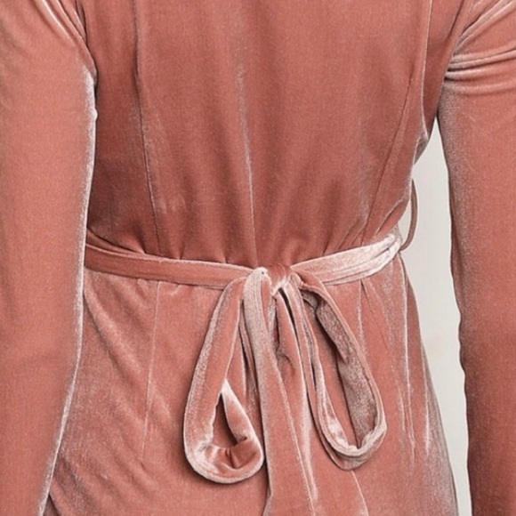 Crushed velvet wrap dress - Picture 4 of 7